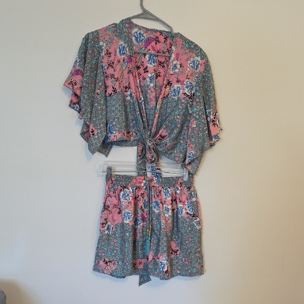 Chic Floral Tie-Front Dress